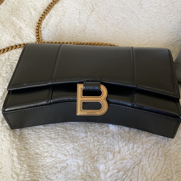 Balenciaga hourglass leather wallet on chain - Picture 2 of 11